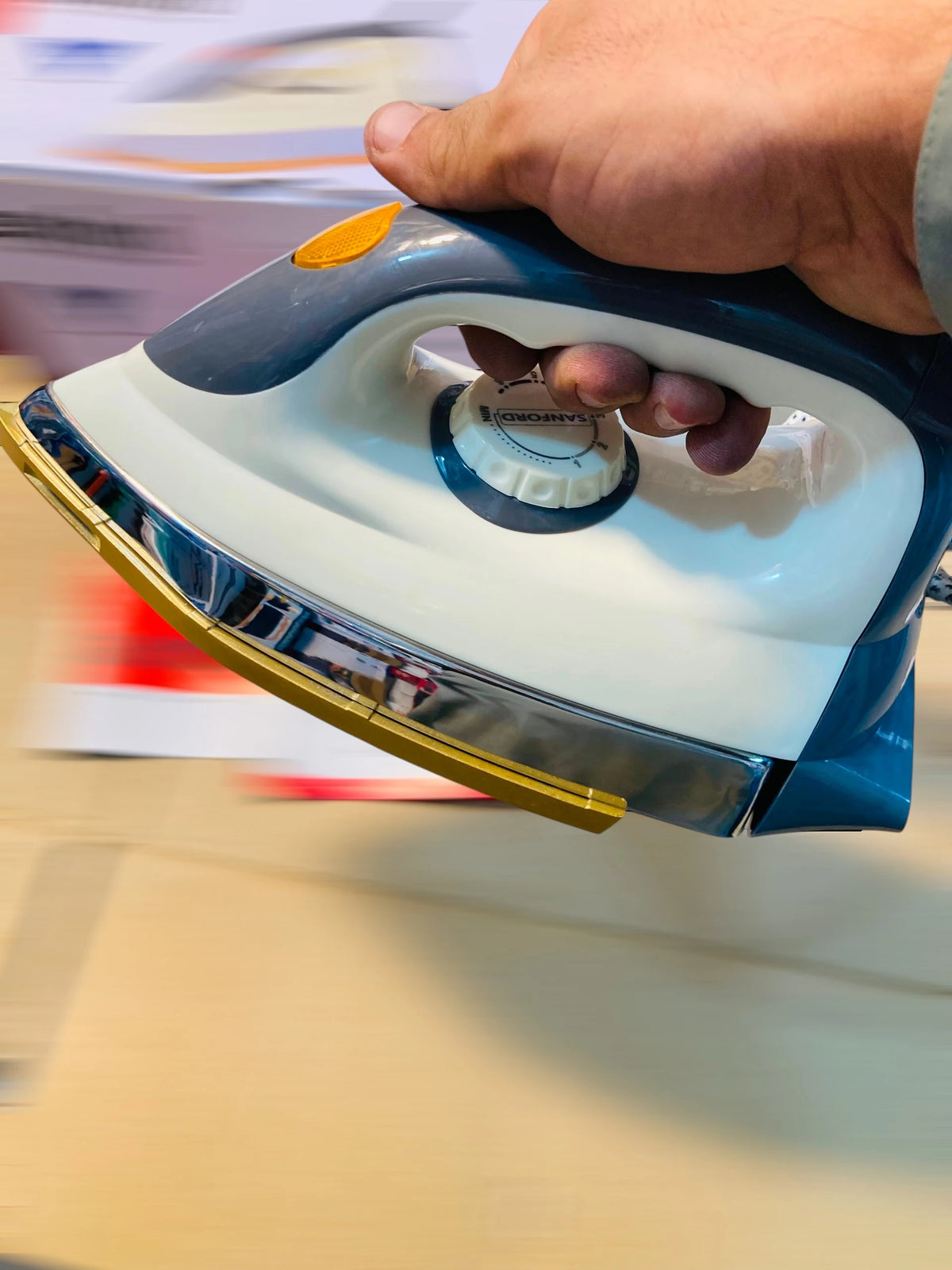 Sanford  1000-1200W Heavy Weight Dry Iron, Ceramic Coating Sole Plate SF32MD